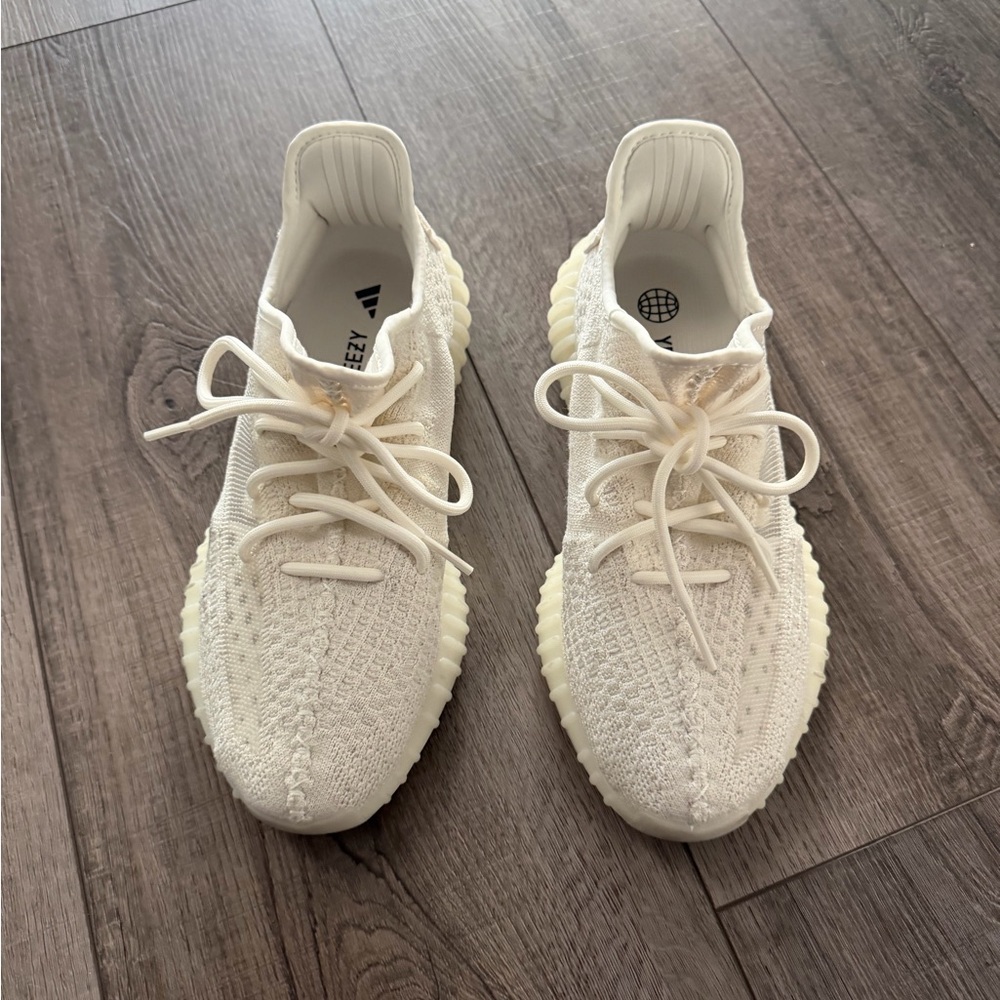 Adidas Yeezy Boost 350 V2 in Off-White